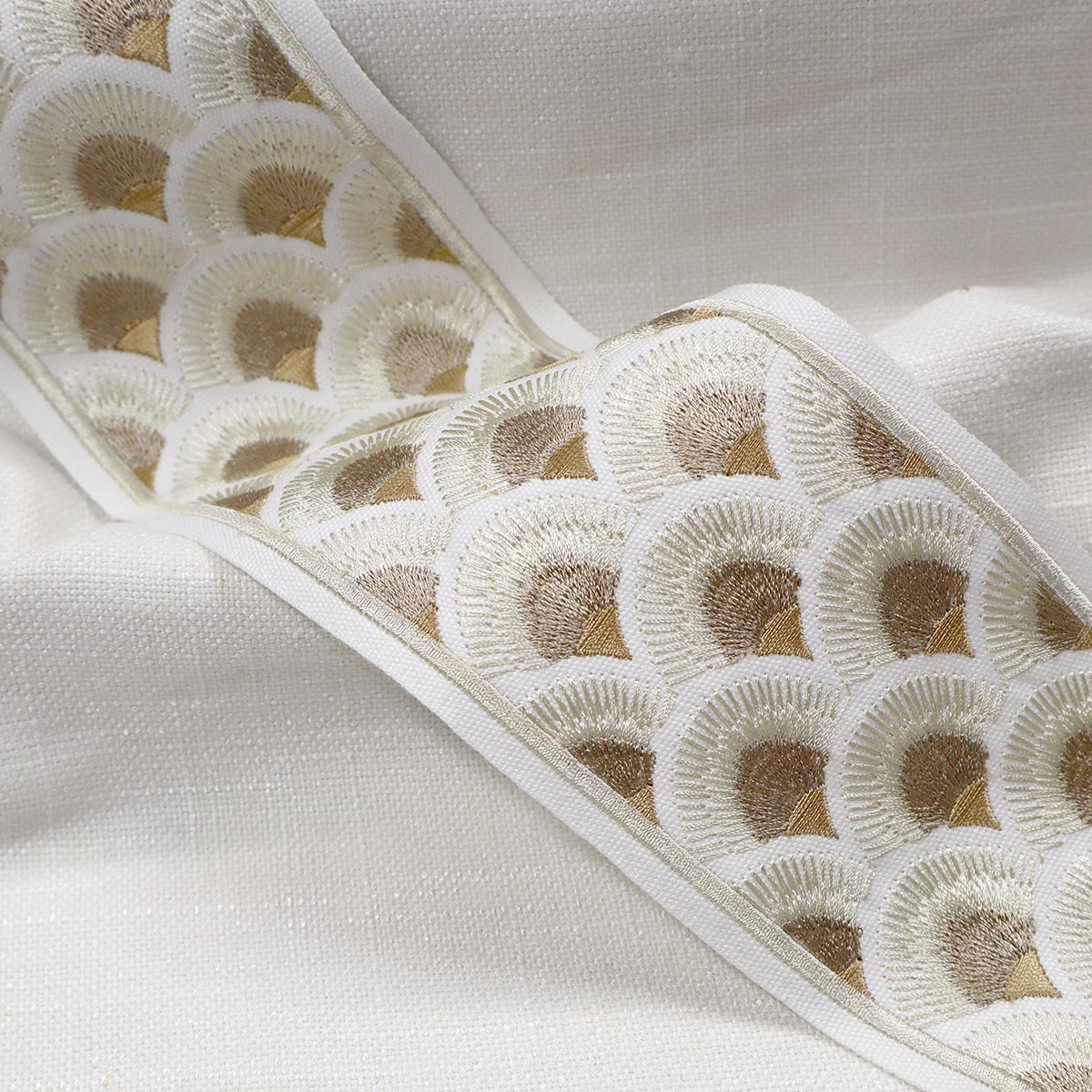 FANNY EMB TAPE QUARTZ Magnolia Fabrics