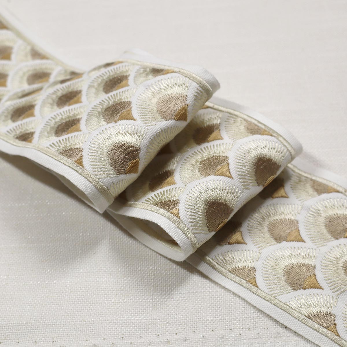 FANNY EMB TAPE QUARTZ Magnolia Fabrics