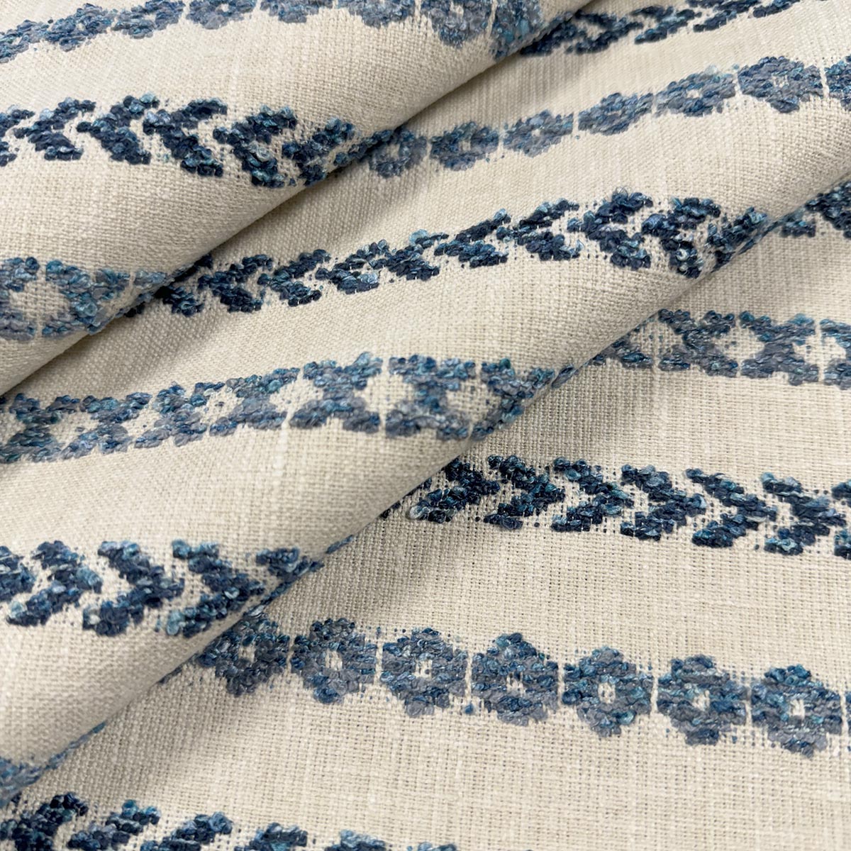 SKARDA BLUELAKE Mag Fabrics