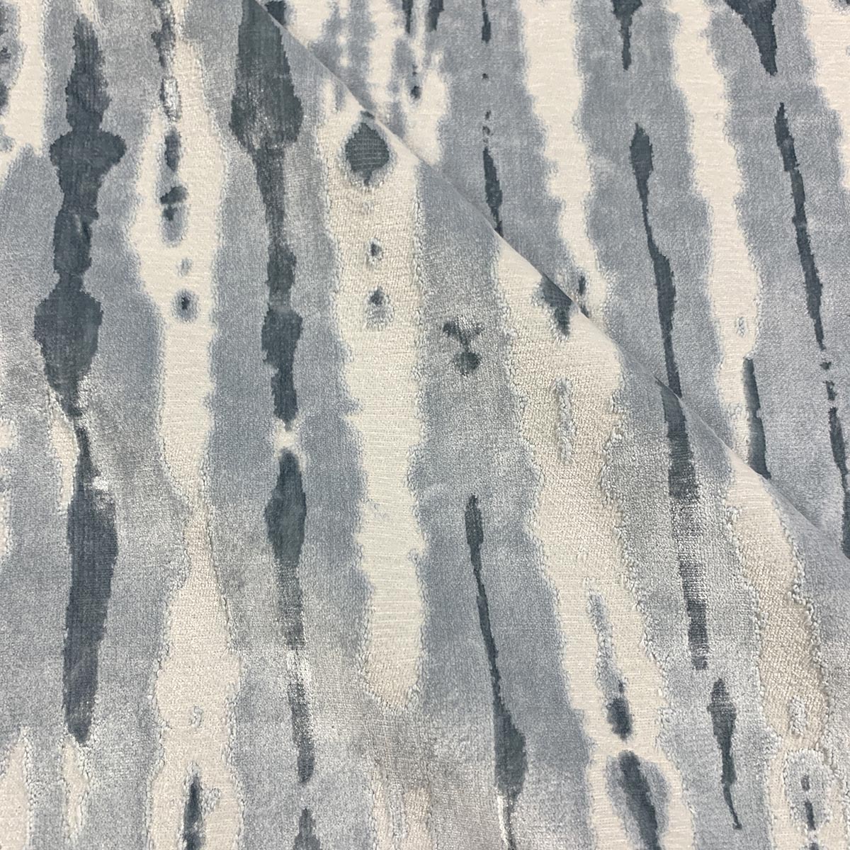 ZANTHOR ICEBERG Magnolia Fabrics