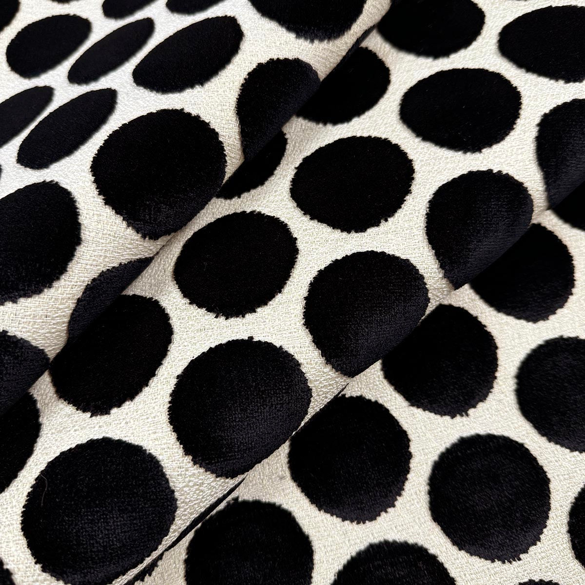 DISKY EBONY Mag Fabrics