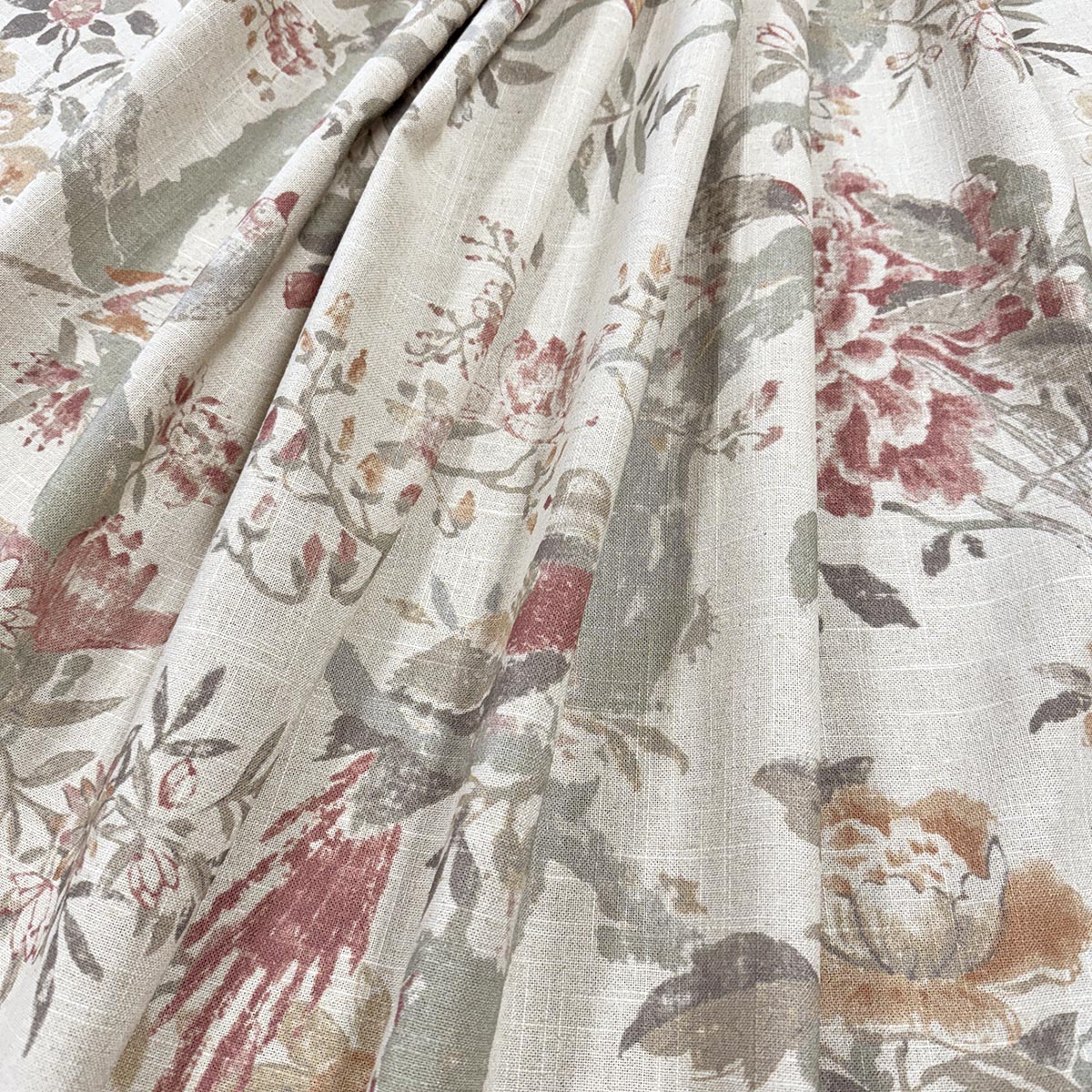 HIDCOTE BERRY Magnolia Fabrics