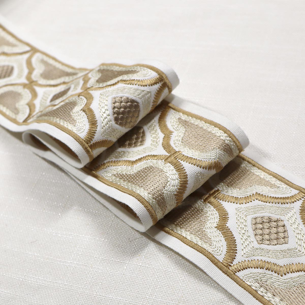 KESWICK EMB TAPE VINTAGE Magnolia Fabrics