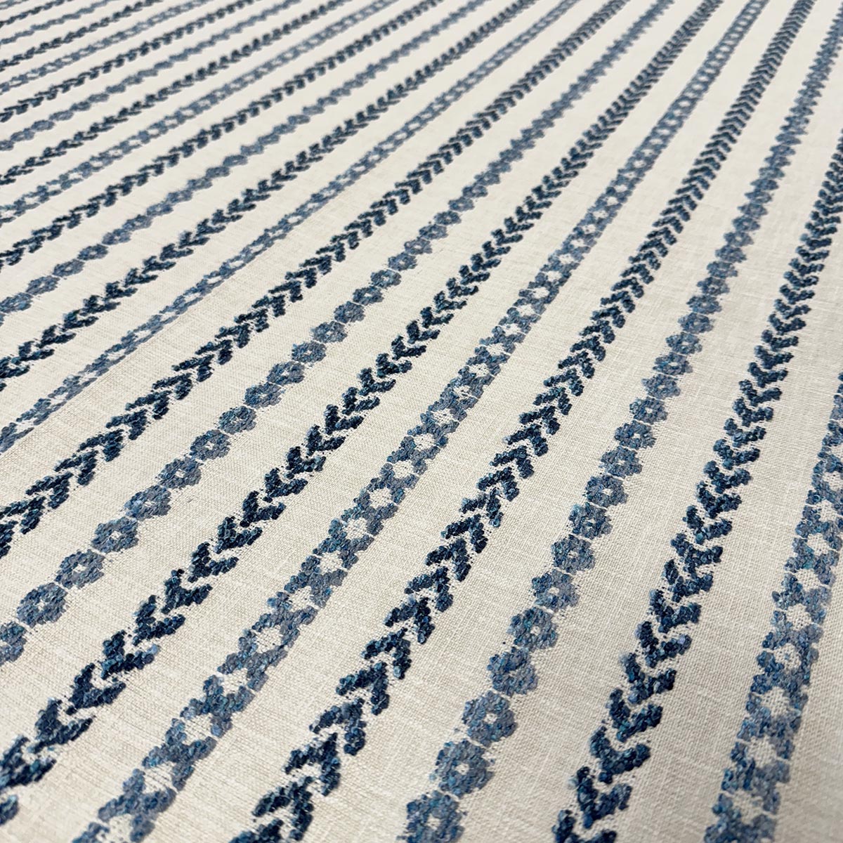 SKARDA BLUELAKE Mag Fabrics