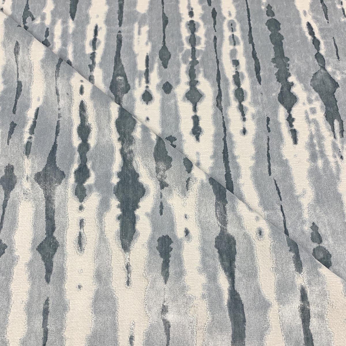 ZANTHOR ICEBERG Magnolia Fabrics
